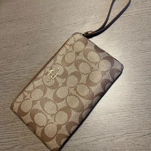 LIKE NEW Coach Wristlet